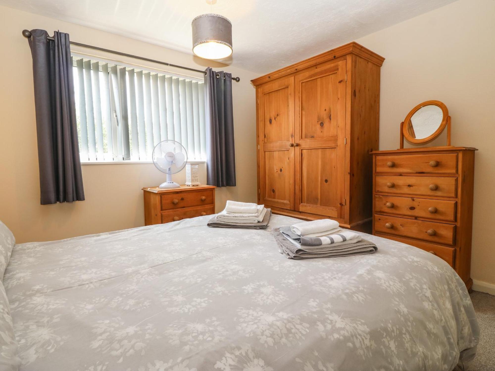 Villa Petlyns Patch Holyhead Esterno foto