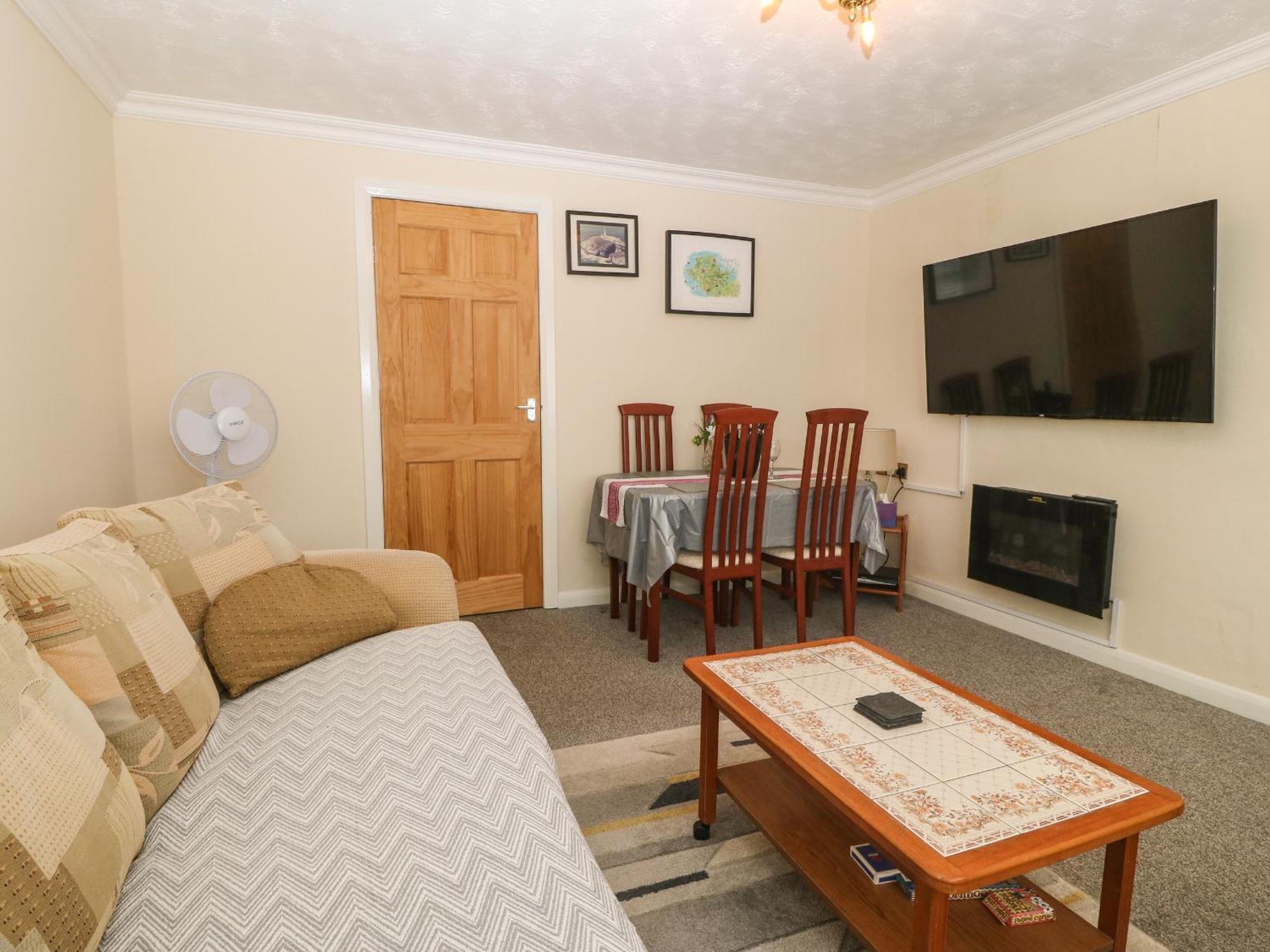 Villa Petlyns Patch Holyhead Esterno foto
