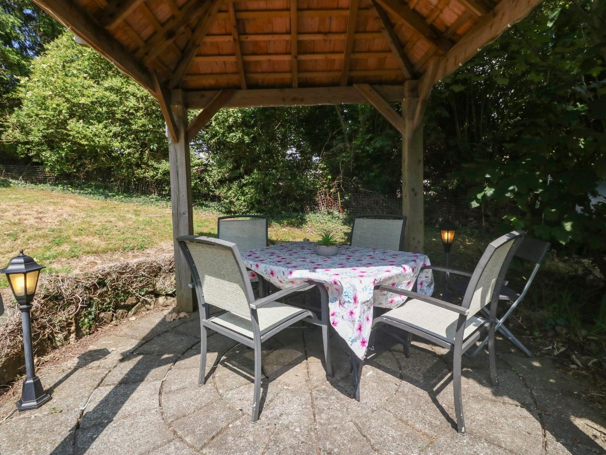 Villa Petlyns Patch Holyhead Esterno foto